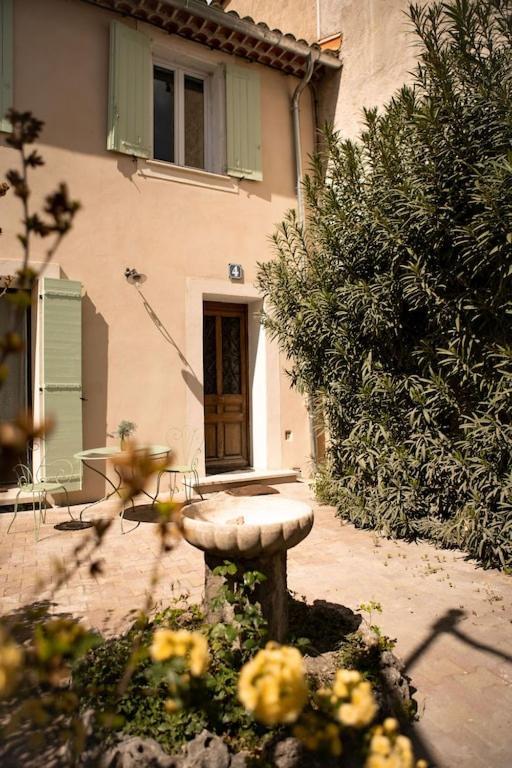 La Maison Du Bassin Л'Иль-сюр-ла-Сорг Экстерьер фото